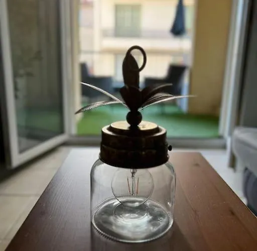 Διαμέρισμα Bottero-joli Avec Terrasse 5 Mins De La Νίκαια