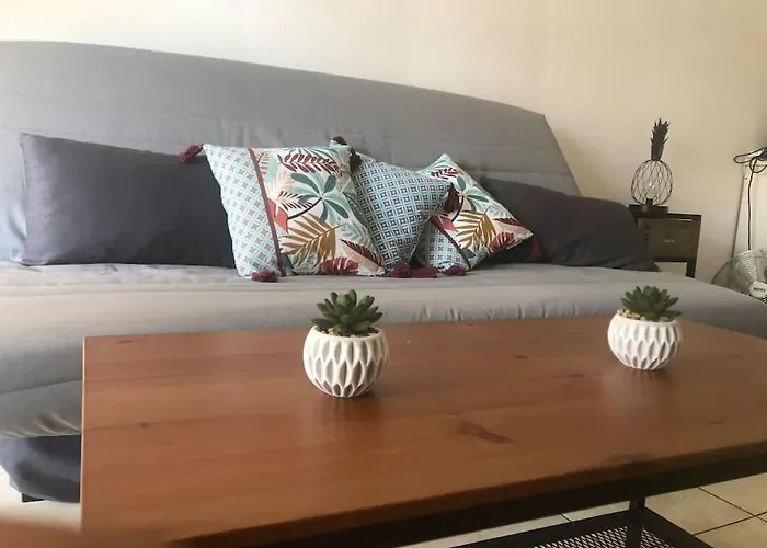 Bottero-joli Avec Terrasse 5 Mins De La *